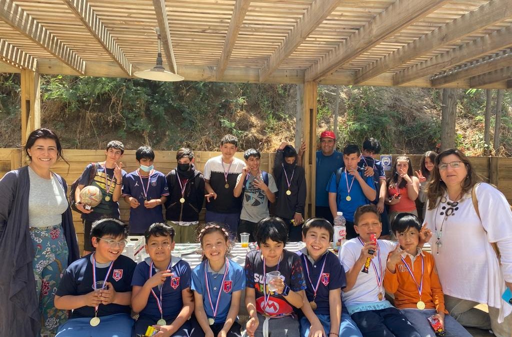 Premian a niños de la Escuela Chorrillos que participaron en ciclo de talleres deportivos