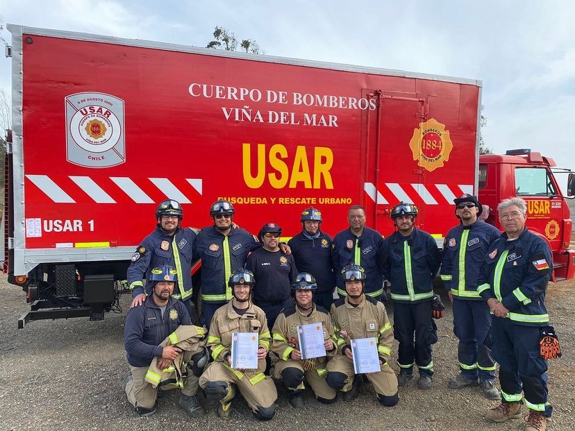 Voluntarios de bomberos asisten a jornada de capacitación